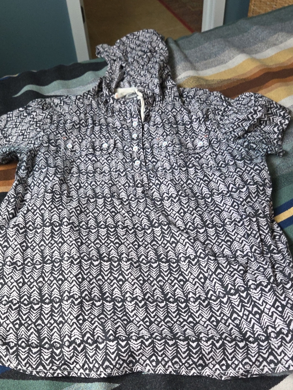 Kavu Black & White Hooded Short-Sleeve Pullover